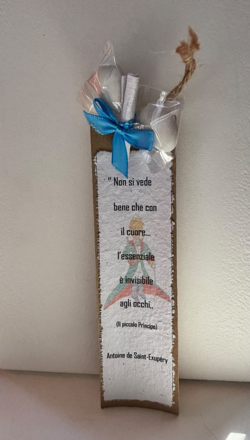 Segnalibro con citazione e fiocco azzurro